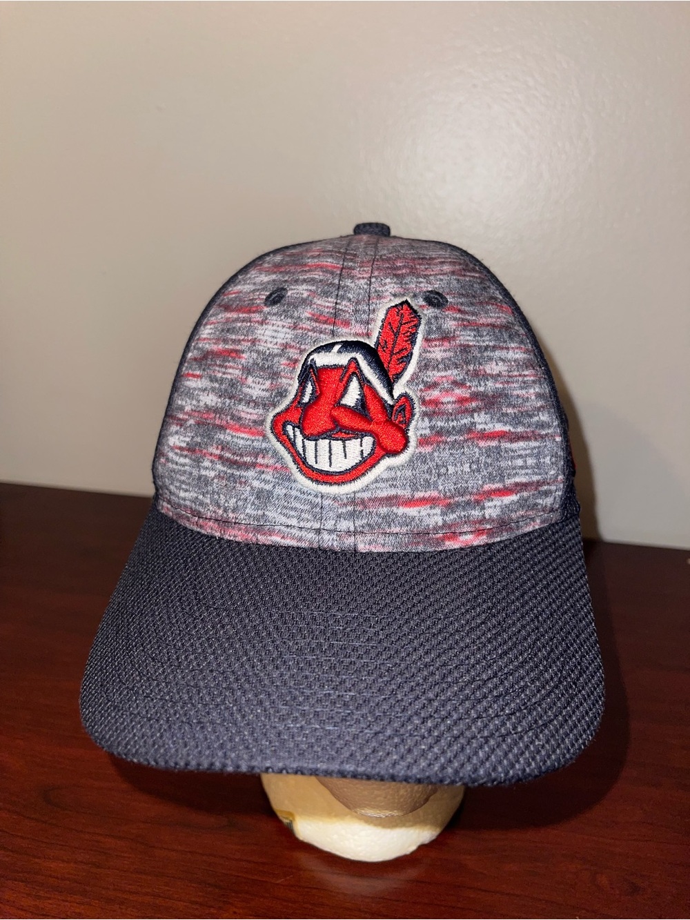 New Era Gray & Red Heathered Baseball Cap with Navy Visor